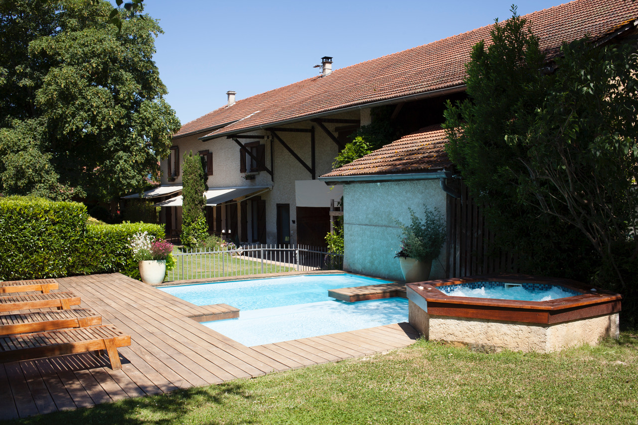 Domaine-du-Leplantier-Gite-Piscine-Jacuzzi