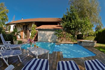 piscine-jacuzzi-location-domaine-du-plantier